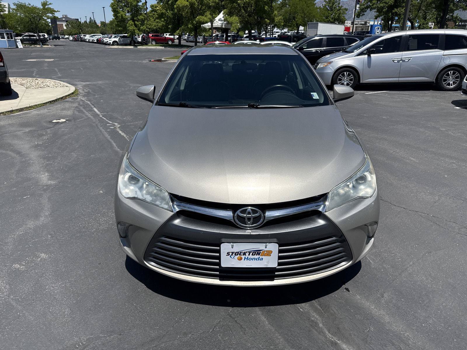 Used 2017 Toyota Camry XLE FWD image 3