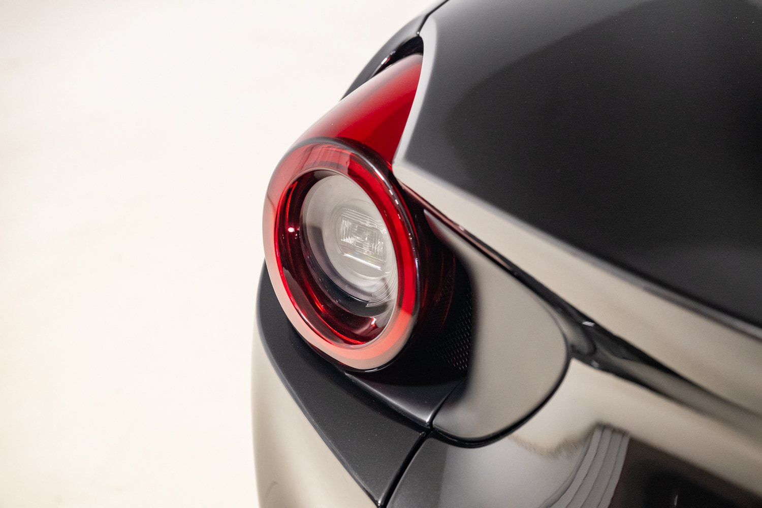 Used 2019 Ferrari Portofino RWD image 56
