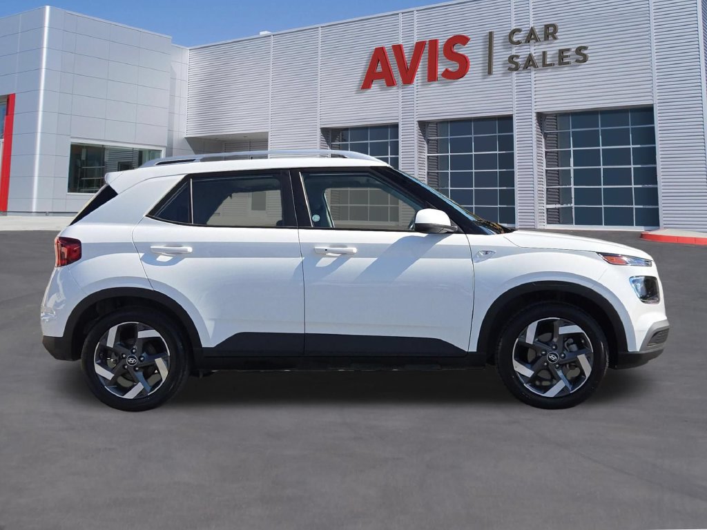 Used 2026 Hyundai Venue SEL FWD image 5