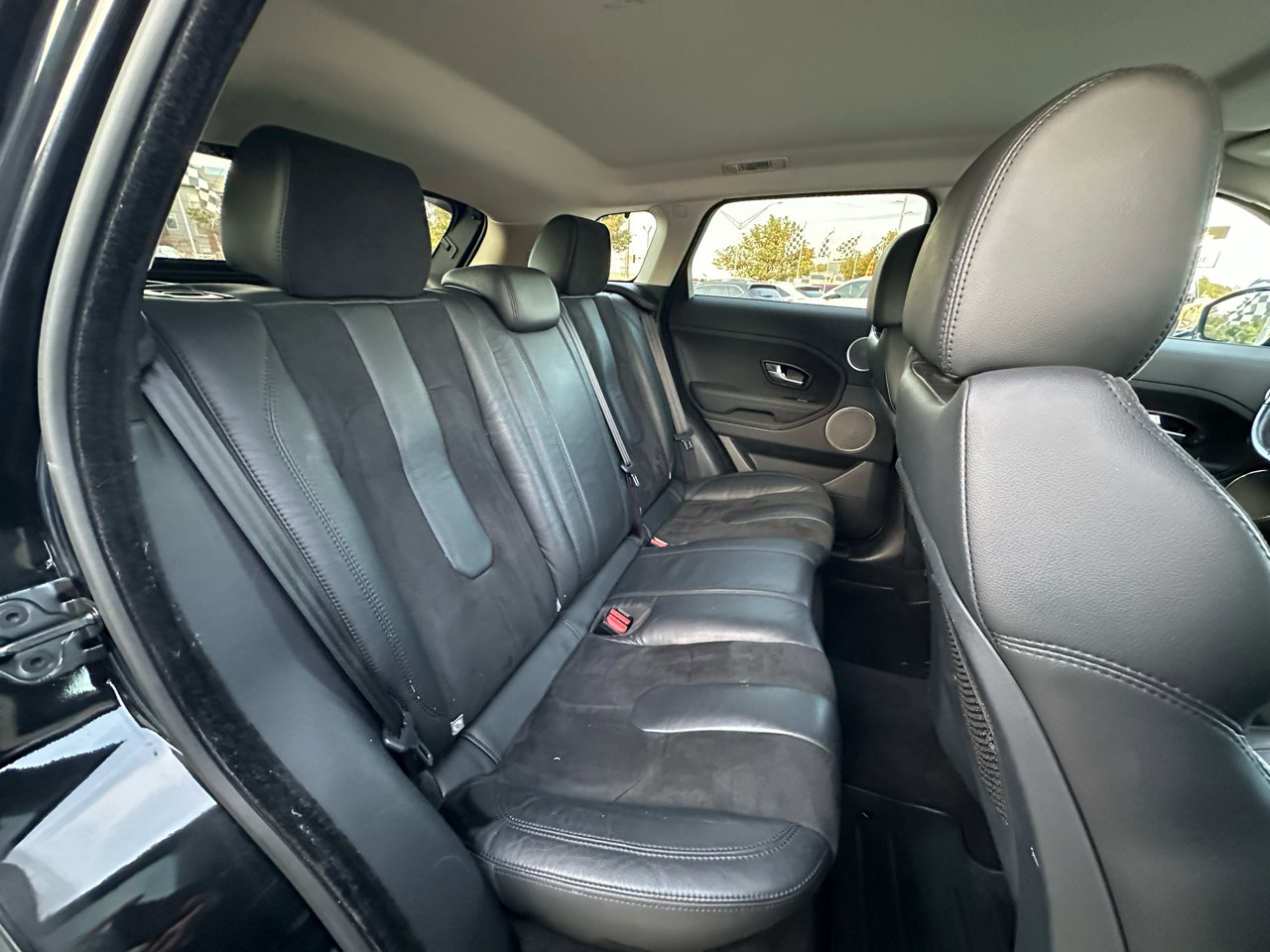 Used 2014 Land Rover Range Rover Evoque Pure image 17