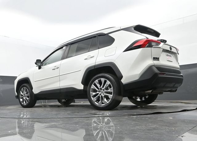 Used 2022 Toyota RAV4 XLE Premium AWD/4WD image 26