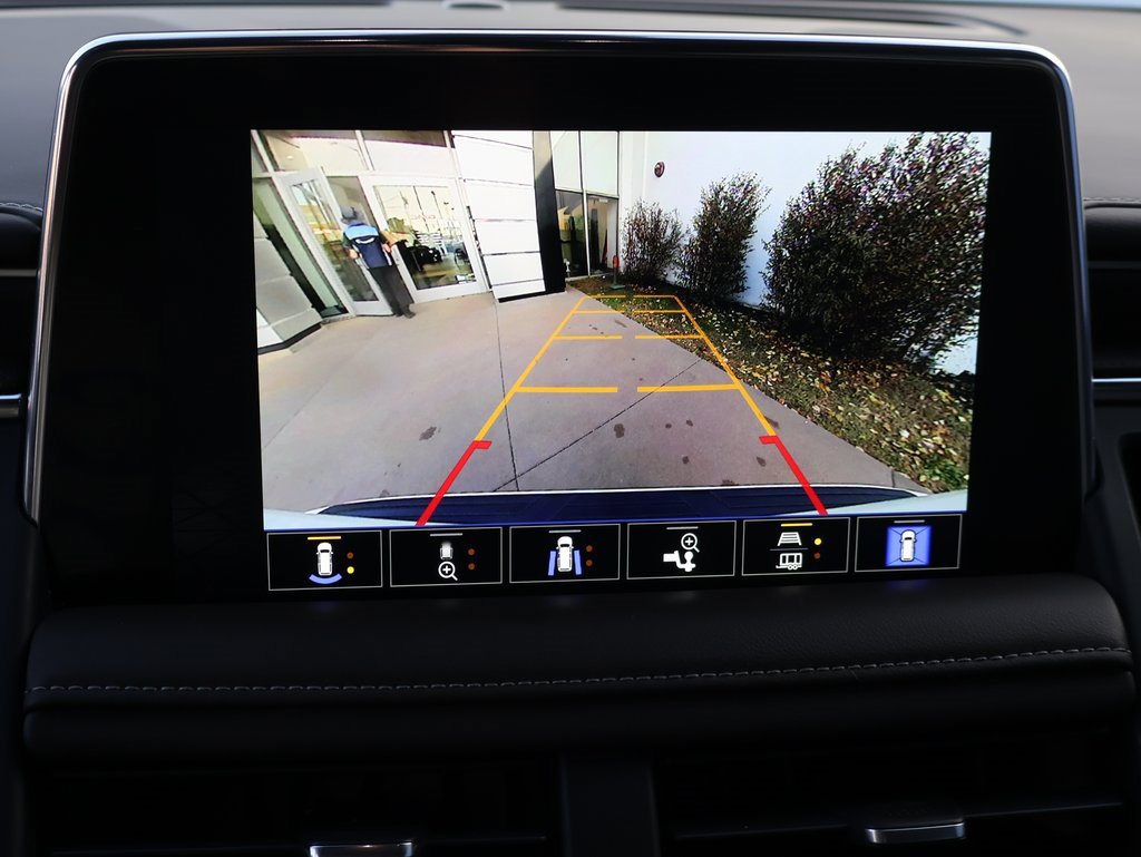 Used 2022 GMC Yukon SLT w/ SLT Luxury Package image 38