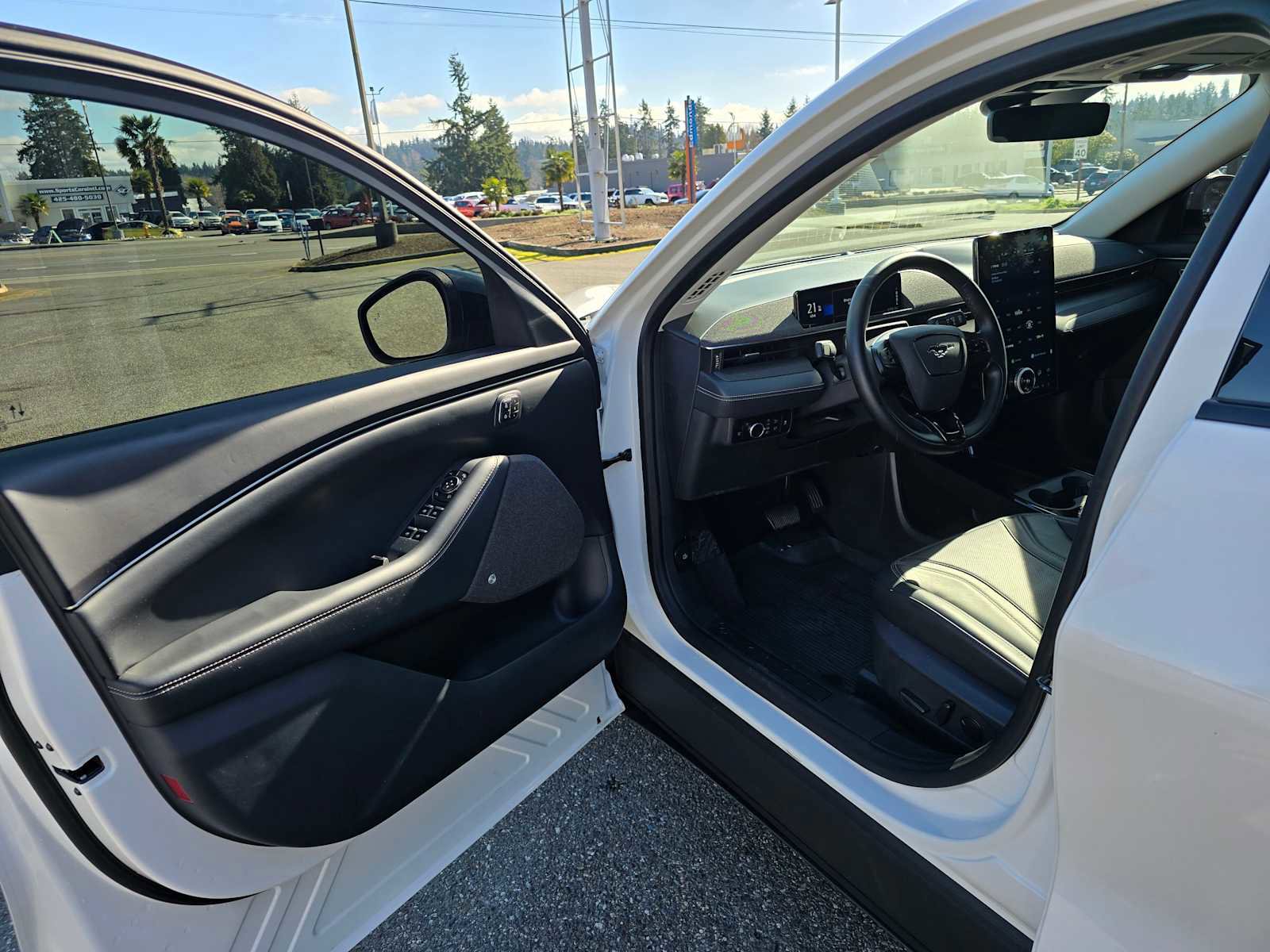 Used 2024 Ford Mustang Mach-E Premium image 19