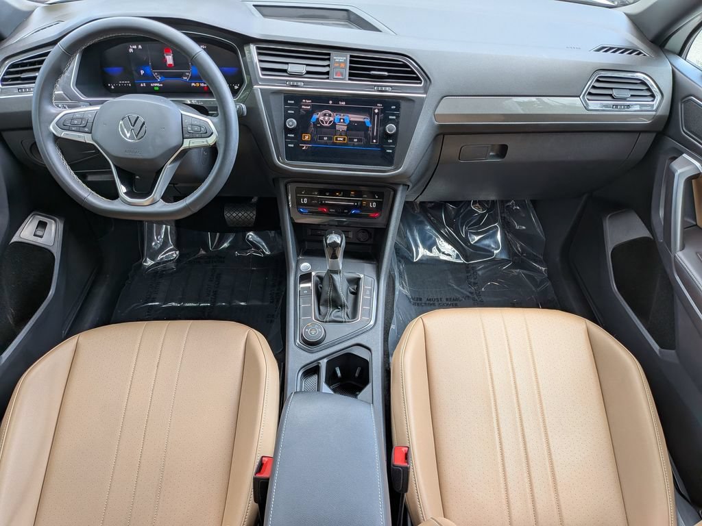 Used 2024 Volkswagen Tiguan SE AWD/4WD image 27