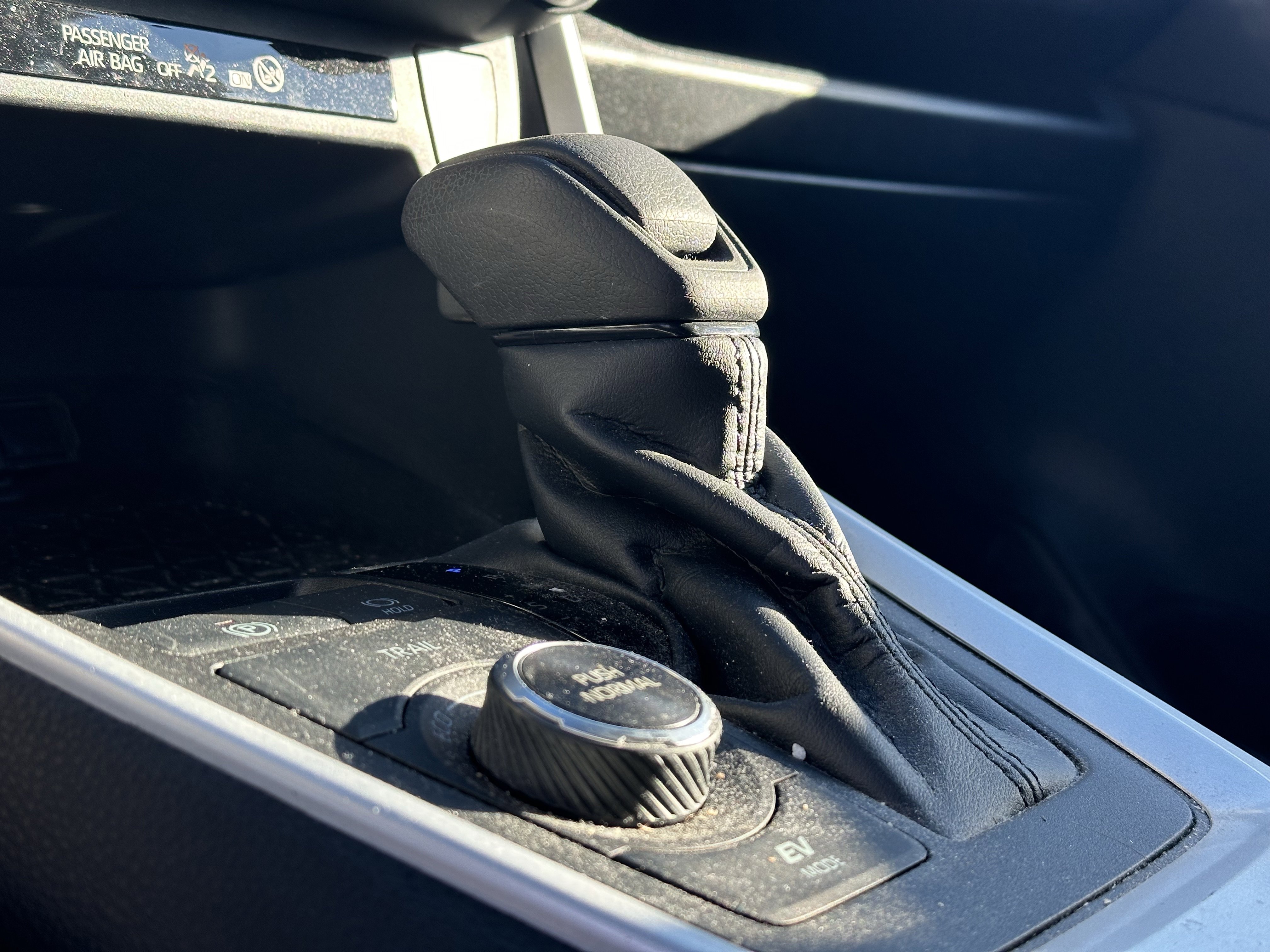 Used 2022 Toyota RAV4 LE image 32