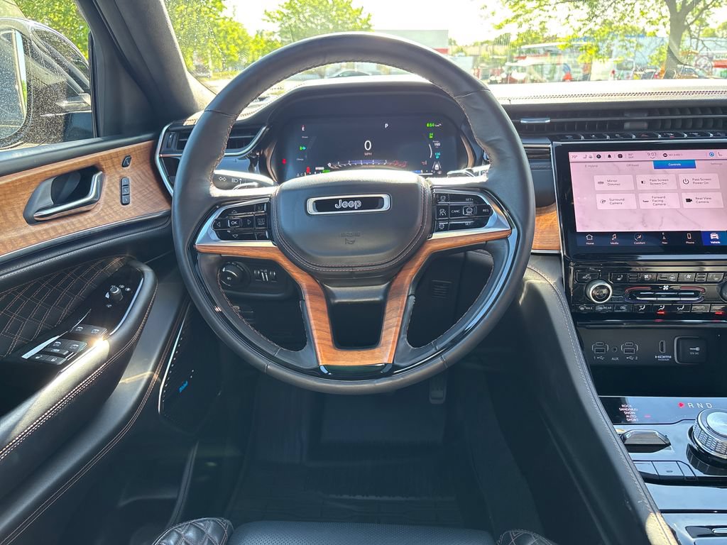 Used 2022 Jeep Grand Cherokee Summit AWD/4WD image 19