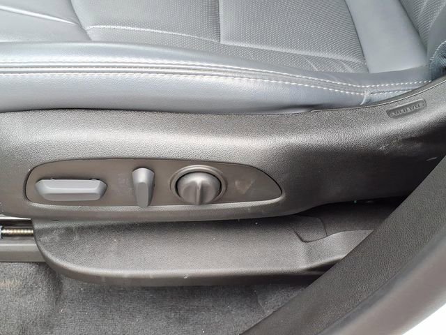 Used 2023 Buick Enclave Essence image 23