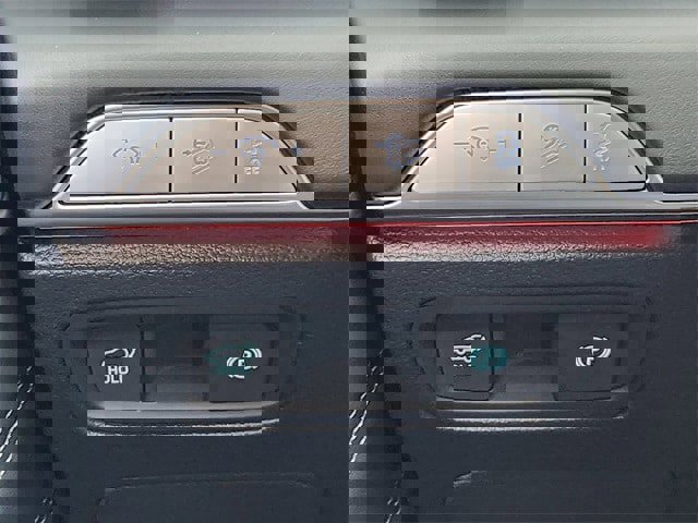 Used 2025 Genesis GV80 2.5T Prestige image 17