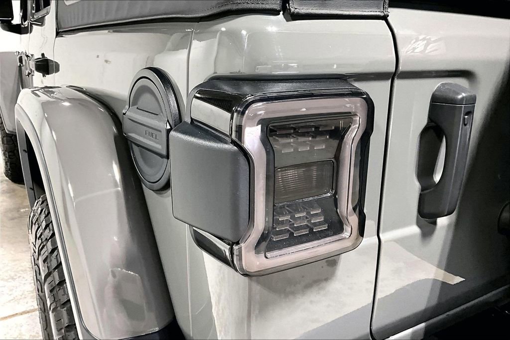 Used 2021 Jeep Wrangler Unlimited Rubicon AWD/4WD image 40