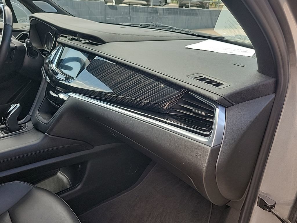 Used 2025 Cadillac XT6 Premium Luxury FWD image 43