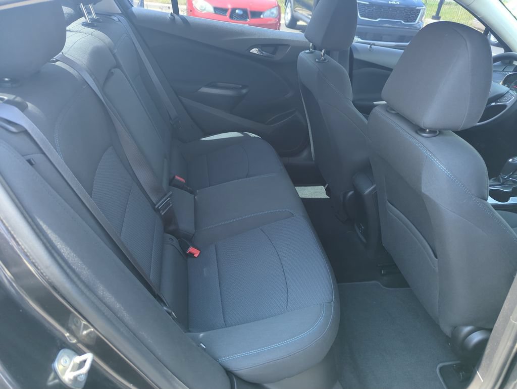 Used 2017 Chevrolet Cruze LT w/ Convenience Package FWD image 31