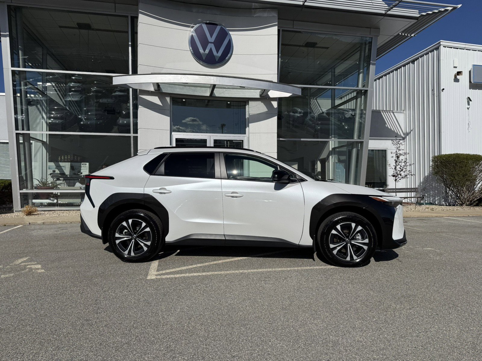Used 2024 Toyota bZ4X Limited w/ Weather Package AWD/4WD image 2