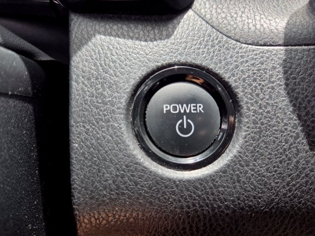 Used 2025 Toyota Camry LE FWD image 28