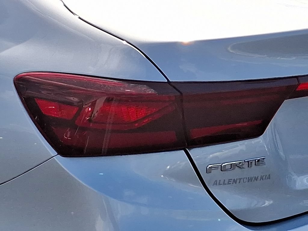Used 2020 Kia Forte LXS FWD image 10