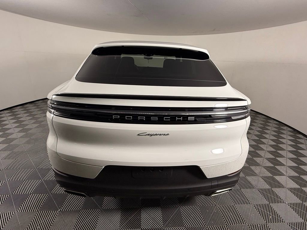 Certified 2025 Porsche Cayenne Coupe image 6