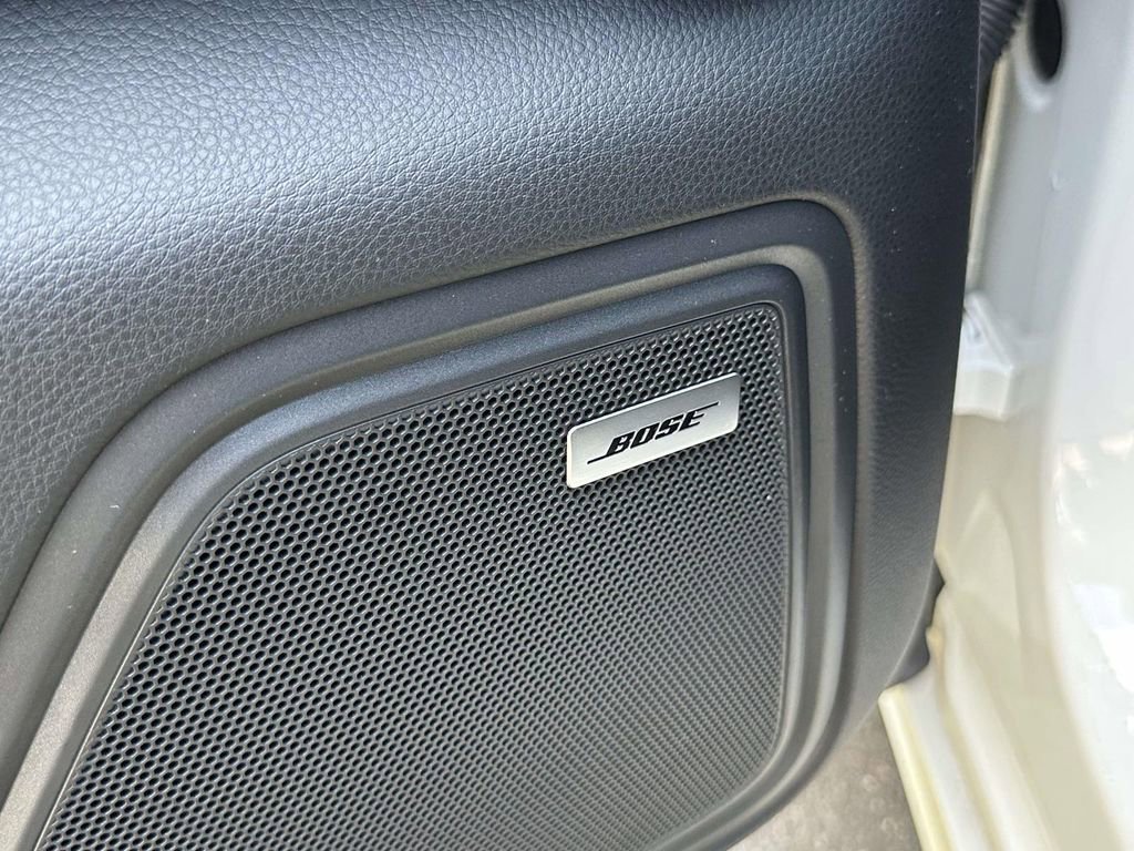 Certified 2025 Porsche Macan image 18