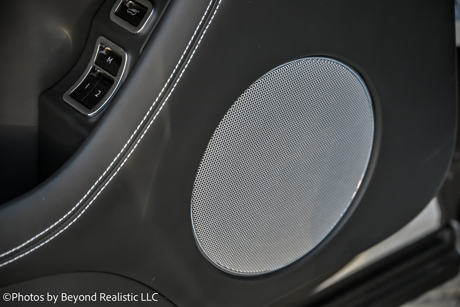 Used 2024 Bentley Bentayga image 25