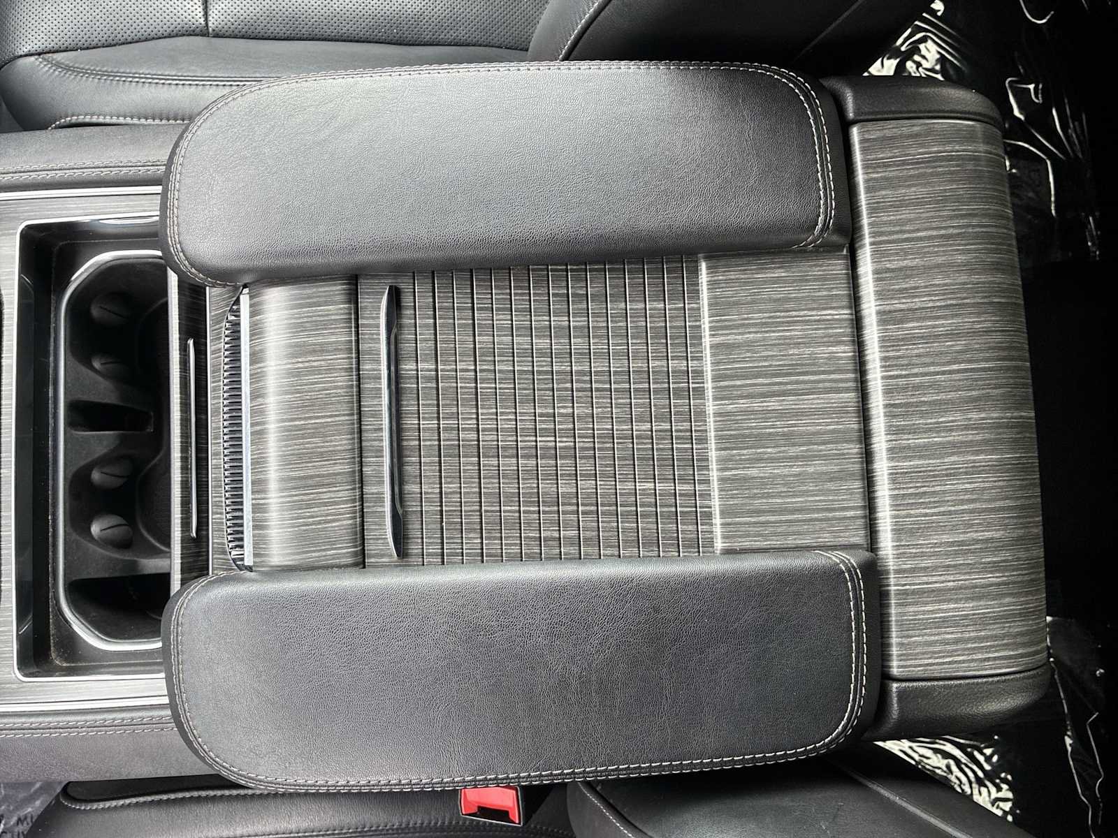 Certified 2024 Jeep Wagoneer L Series III w/ Flexible Seating Group AWD/4WD image 21