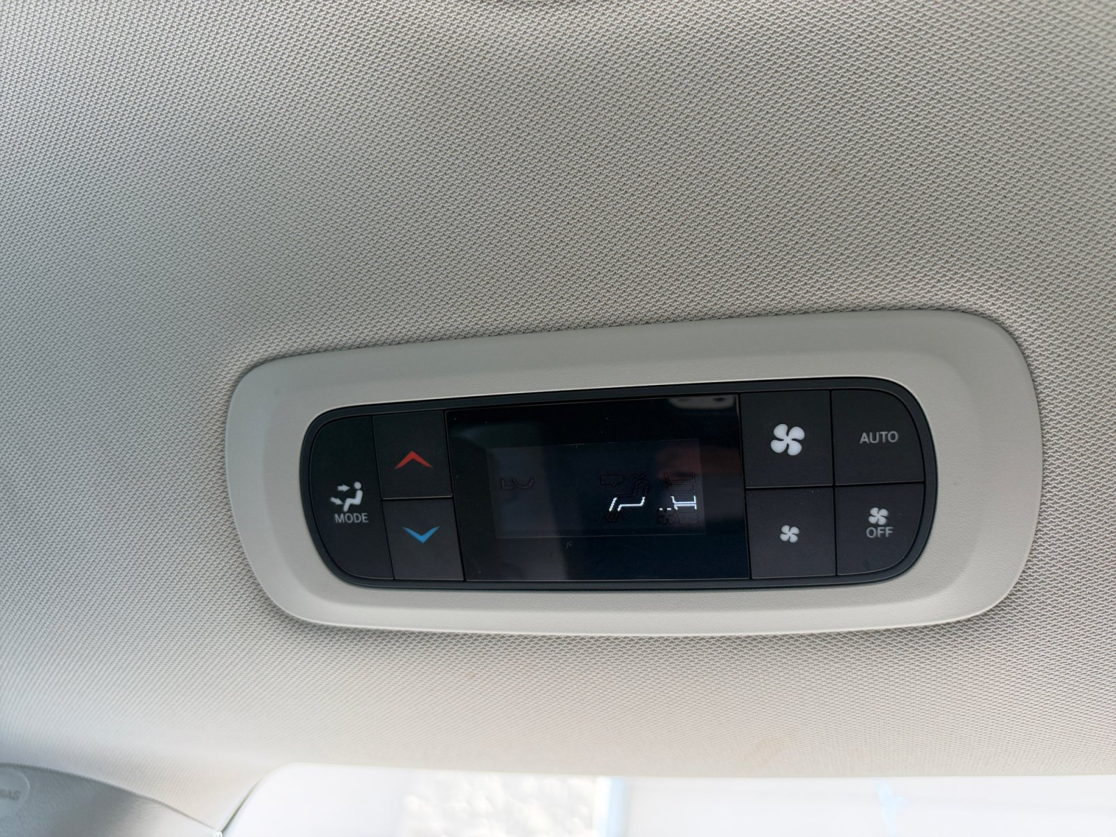 Used 2018 Chrysler Pacifica Touring-L w/ Advanced Safetytec Group FWD image 31