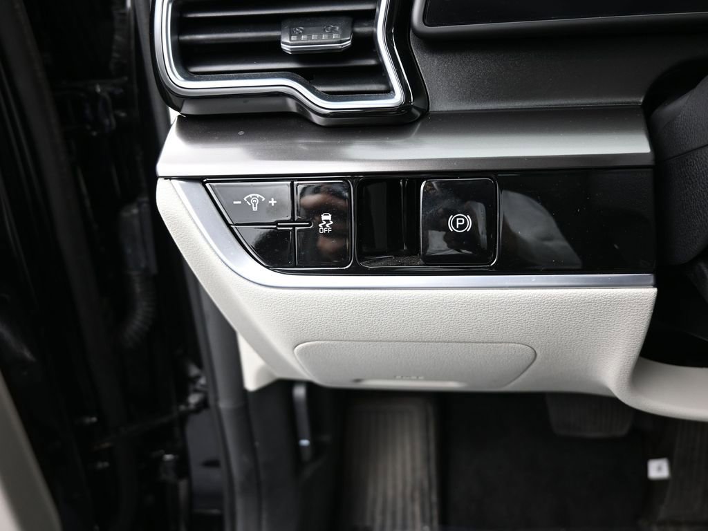 Used 2024 Kia Sportage EX image 33