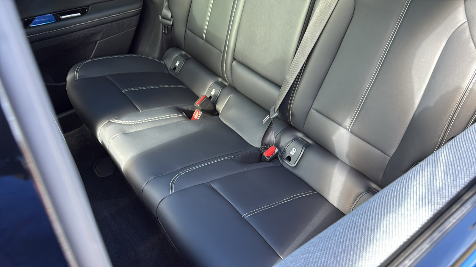 New 2026 Cadillac Optiq Luxury 1 image 28