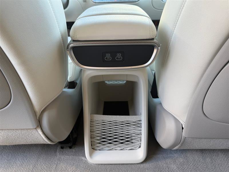 Used 2023 Genesis GV60 Advanced image 32