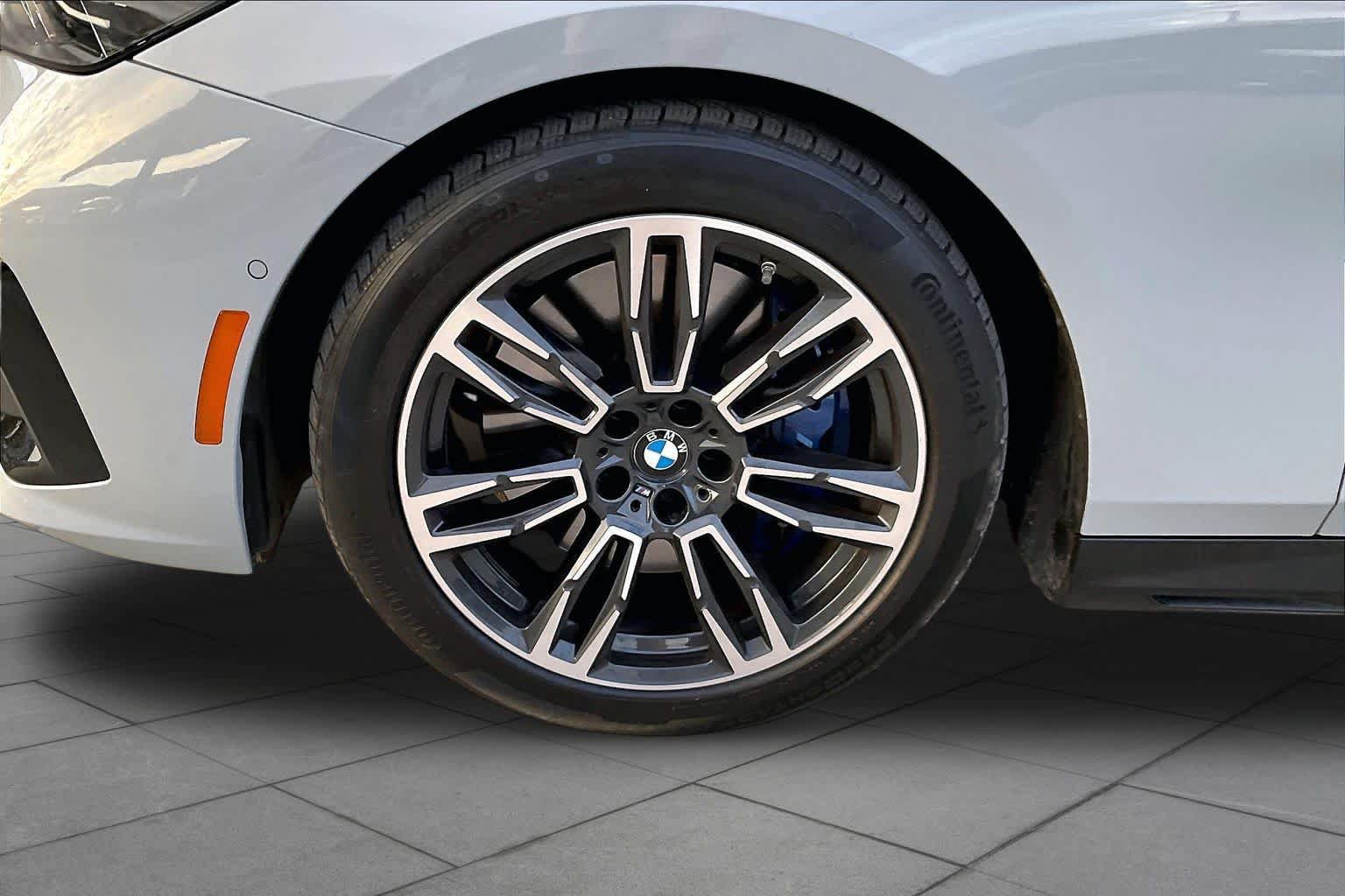 Used 2024 BMW 540i xDrive w/ Premium Package AWD/4WD image 11