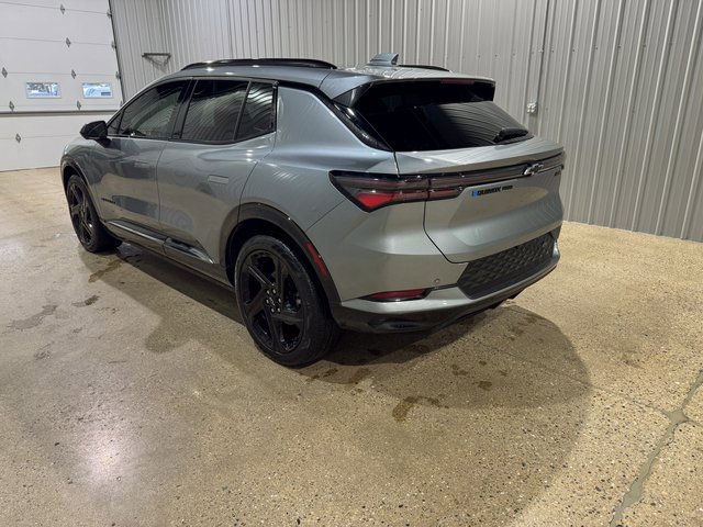 Used 2024 Chevrolet Equinox EV RS image 3