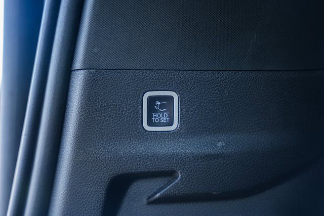 Used 2024 Jeep Wagoneer L Series III w/ Flexible Seating Group image 11