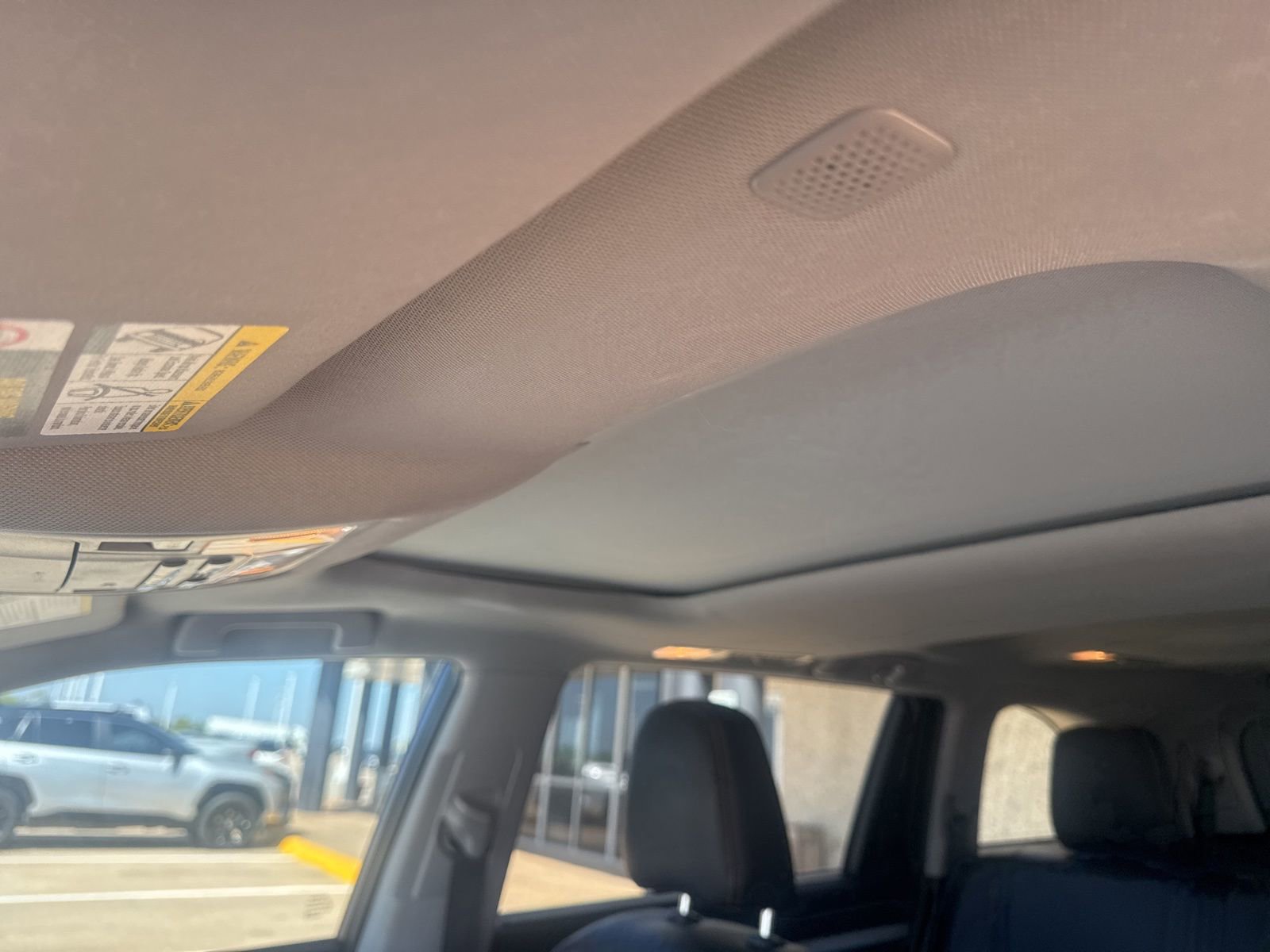 Used 2019 Toyota Highlander XLE image 12