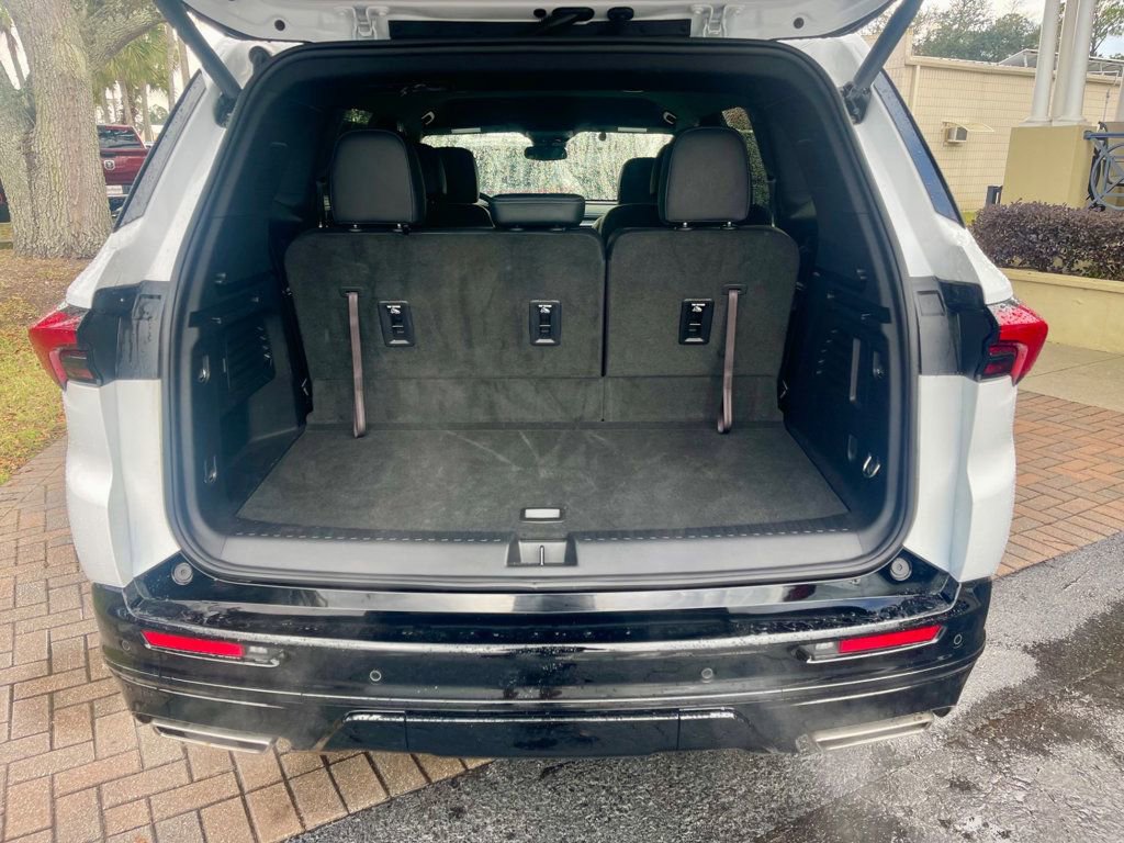 Used 2025 Buick Enclave Sport Touring image 5