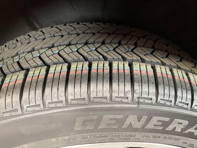 Used 2023 Buick Envision Avenir AWD/4WD image 8