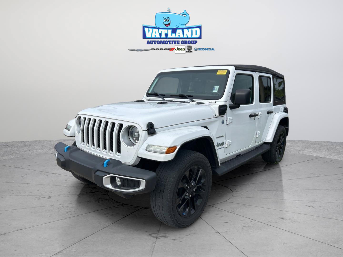 Certified 2023 Jeep Wrangler Unlimited Sahara w/ Cold Weather Group AWD/4WD image 1