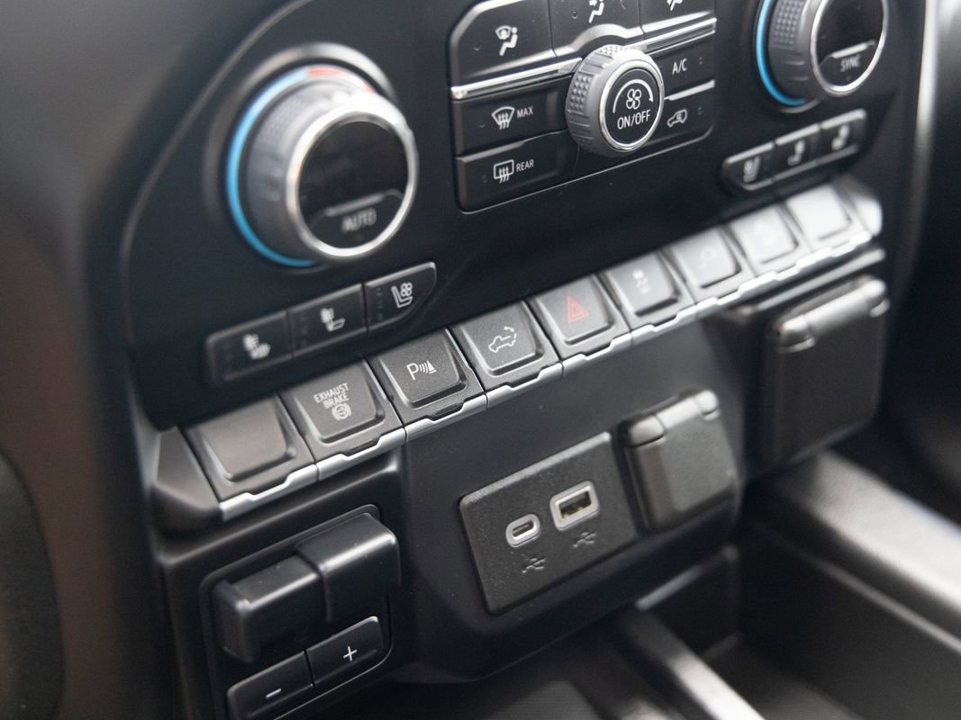 Used 2022 Chevrolet Silverado 3500 High Country w/ Z71 Off-Road Package image 34