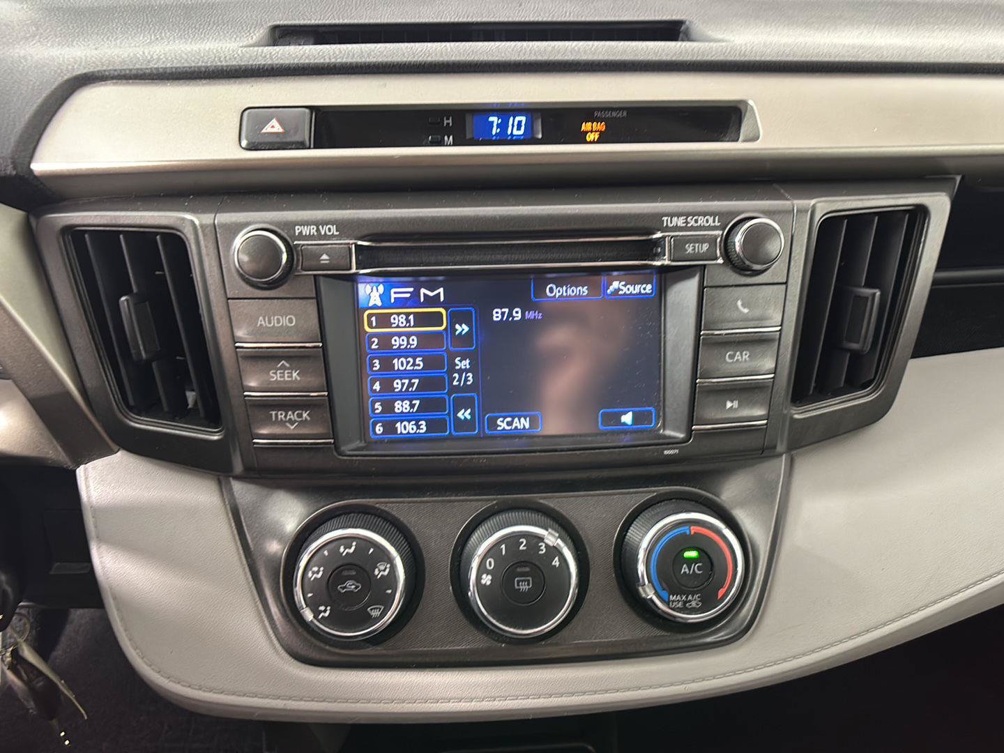 Used 2013 Toyota RAV4 LE AWD/4WD image 33