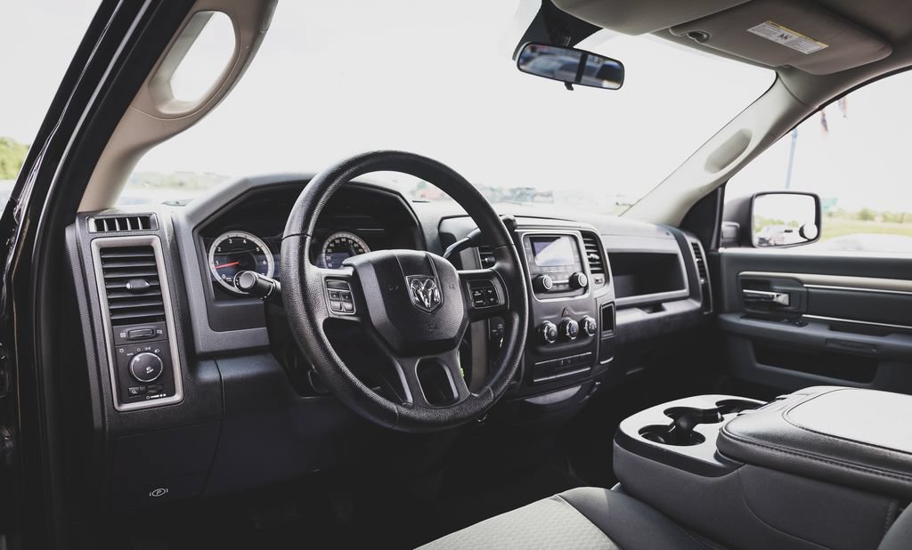 Used 2013 RAM 1500 Express AWD/4WD image 2