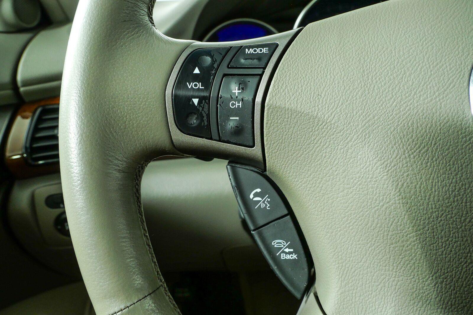 Used 2007 Acura RL w/ Technology Package AWD/4WD image 12