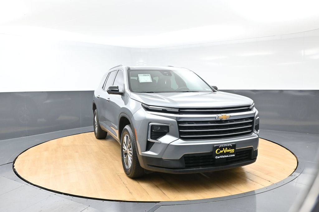 Used 2024 Chevrolet Traverse LT FWD image 7