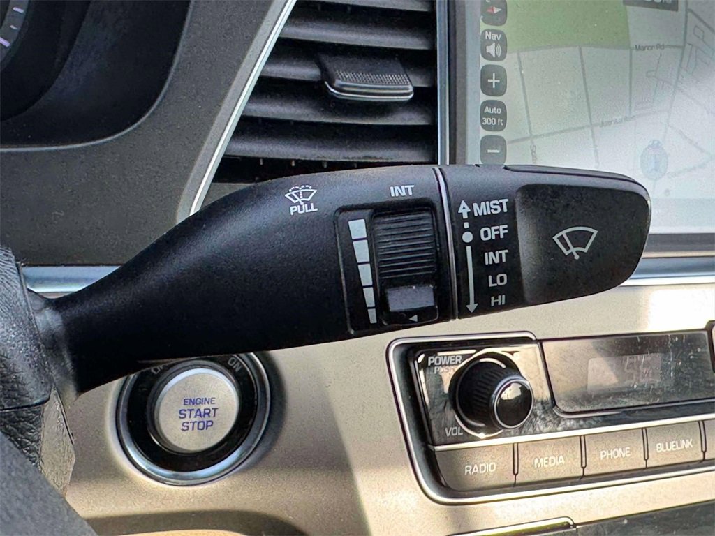 Used 2016 Hyundai Sonata Limited w/ Option Group 02 image 24