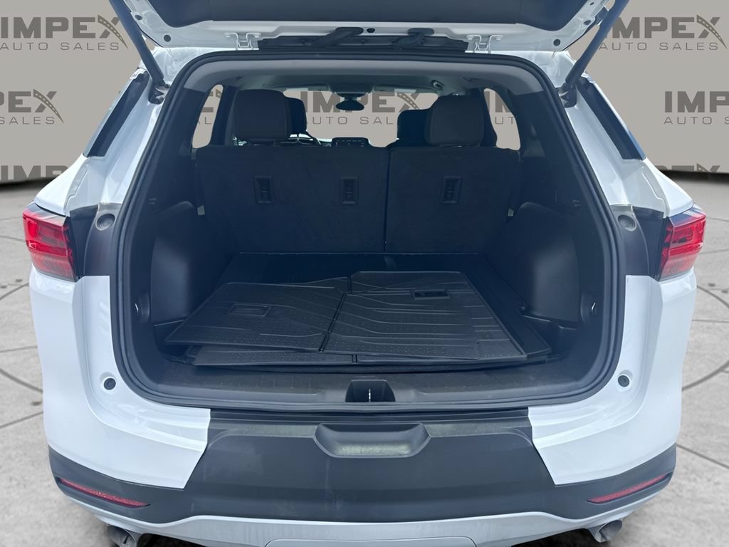 Used 2023 Chevrolet Blazer LT w/ Convenience Package FWD image 17