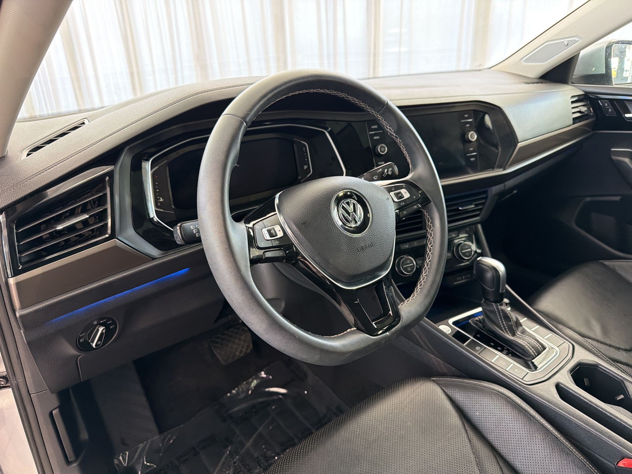 Used 2021 Volkswagen Jetta SEL Premium FWD image 4