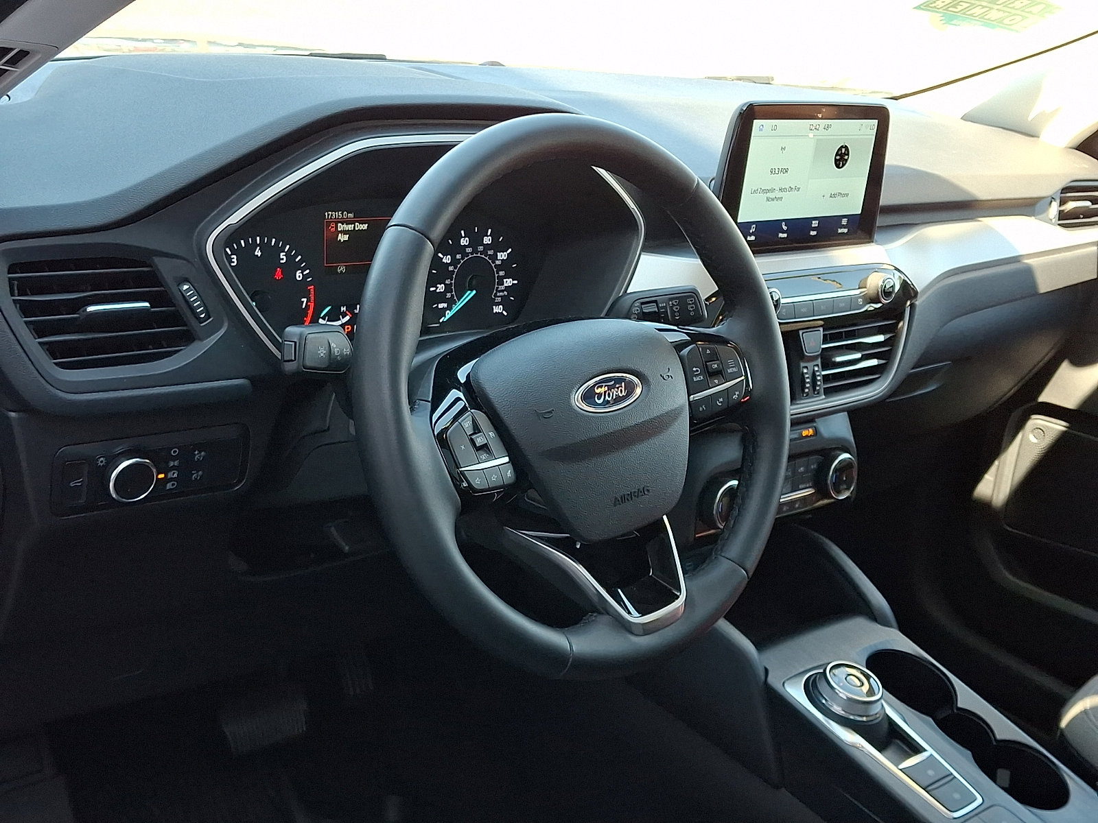 Certified 2022 Ford Escape SE w/ SE Sport Appearance Package AWD/4WD image 17