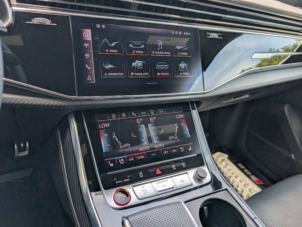 Used 2025 Audi SQ8 Prestige AWD/4WD image 28