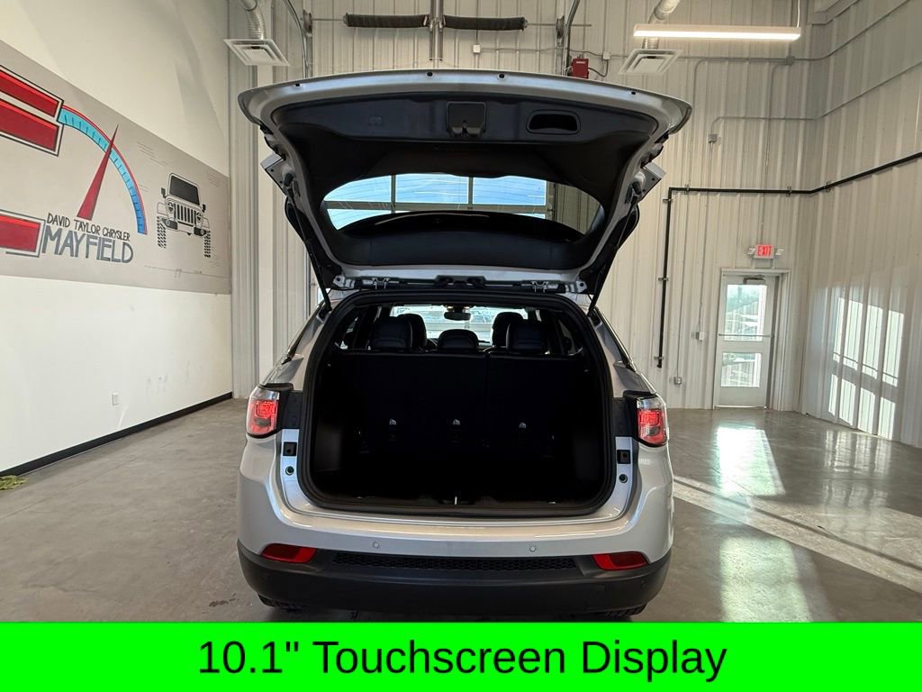 Used 2025 Jeep Compass Limited image 10