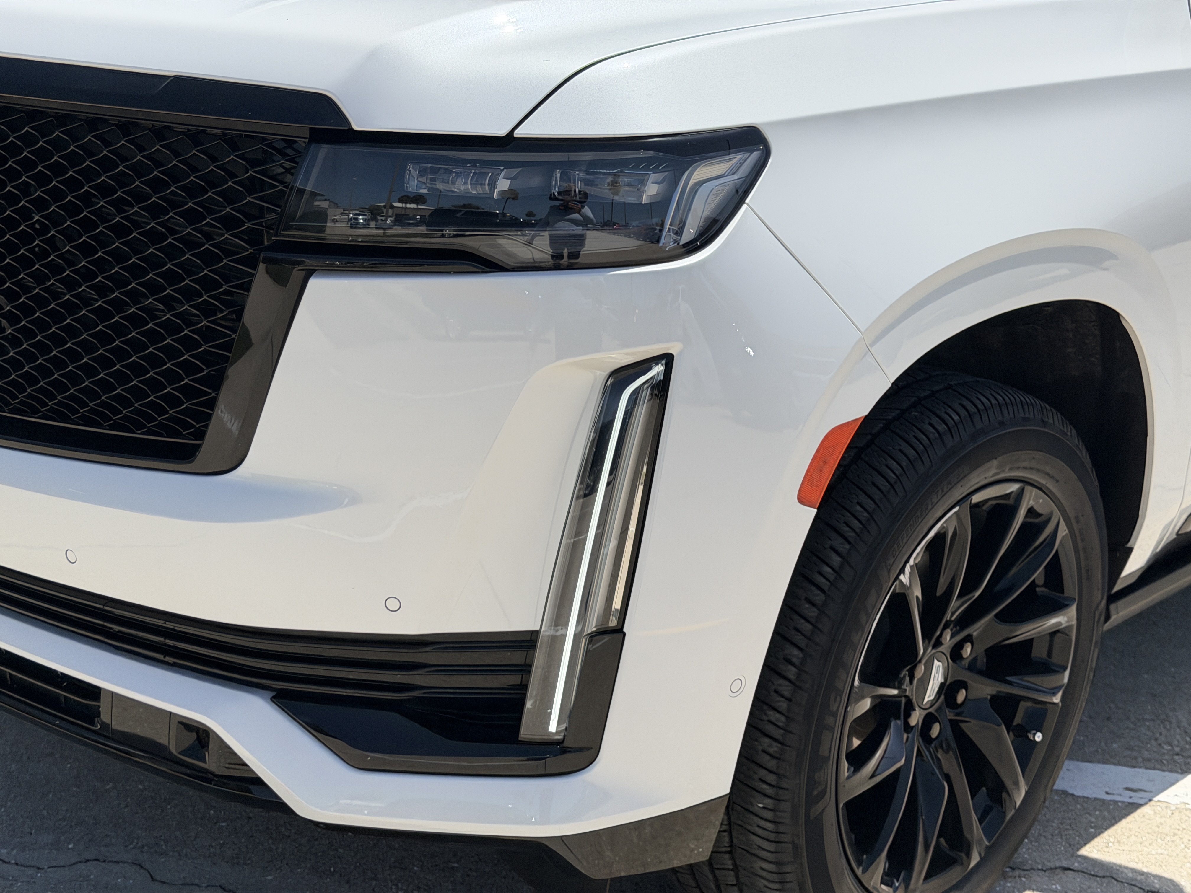 Certified 2024 Cadillac Escalade ESV Sport Platinum w/ LPO, ONYX Package AWD/4WD image 8