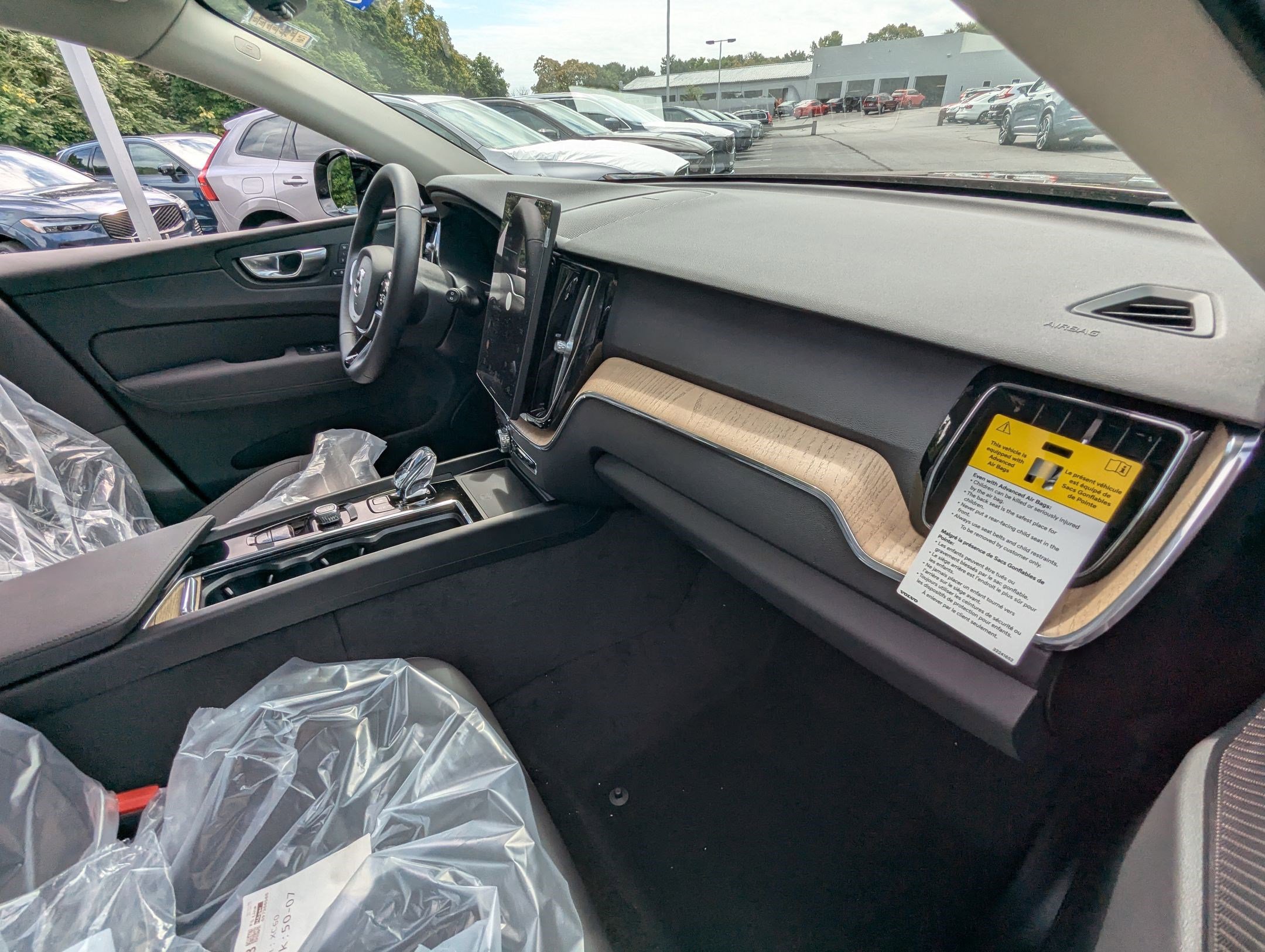 New 2026 Volvo XC60 B5 Plus w/ Protection Package Premier image 23