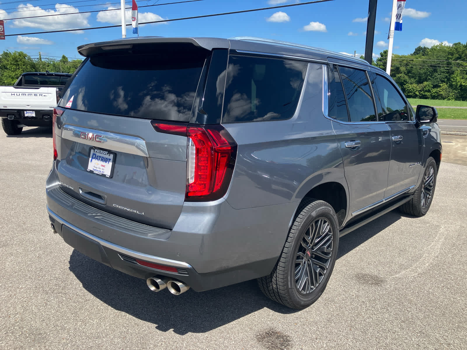 Used 2021 GMC Yukon Denali w/ Denali Premium Package RWD image 7