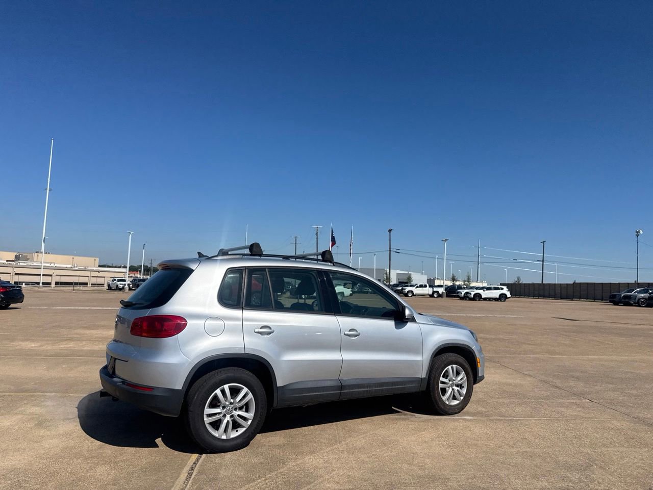 Used 2017 Volkswagen Tiguan S FWD image 23