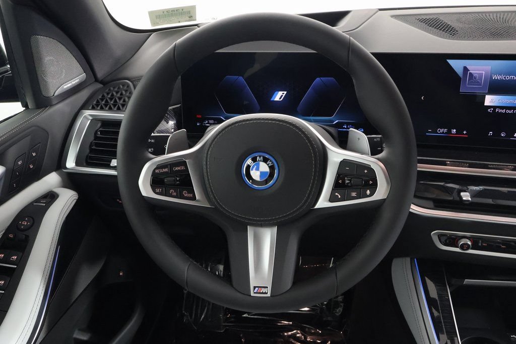 New 2026 BMW X5 xDrive50e w/ M Sport Package AWD/4WD image 3
