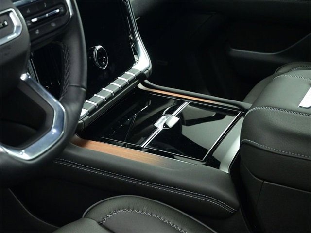 Used 2025 GMC Yukon XL Denali w/ Sun & Power Step Package image 12